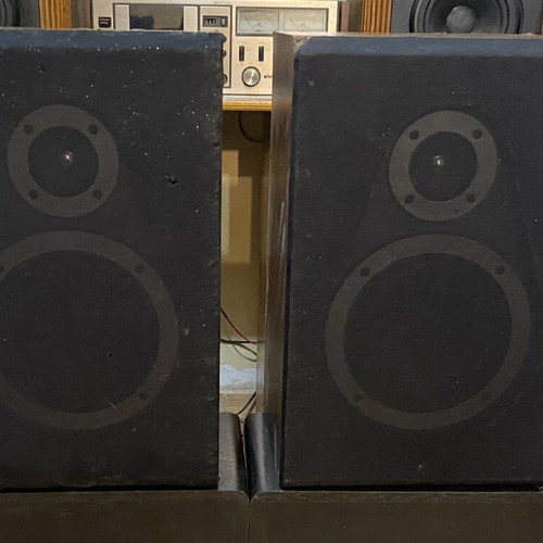 Wharfedale W-10 vintage 2-way speakers, made in England