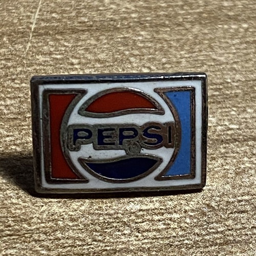 Pepsi collectible promotional pin like new