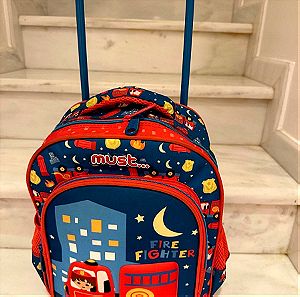σχολική παιδική τσάντα νηπίου με ροδάκια και χερούλι από Μουστάκα.