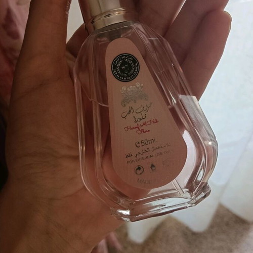 Arabic floral perfume used with rose notes