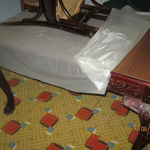 Table with lion legs and 4 chairs used