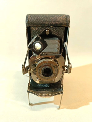 Folding pocket Kodak No 1 Model E folding camera used