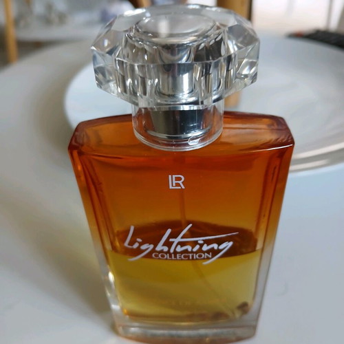 Essence of Amber Eau de Parfum 50ml like new