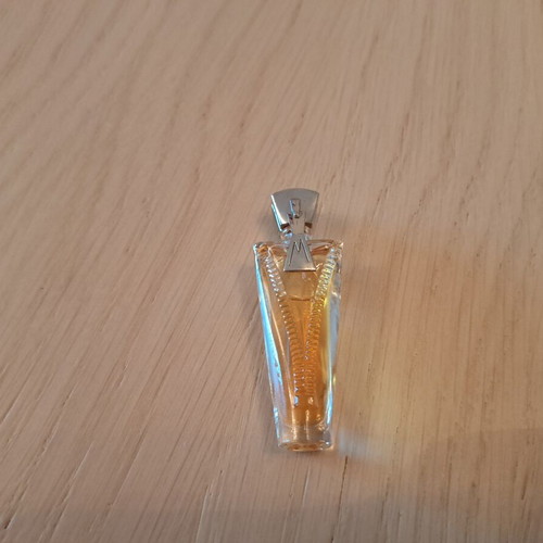 Montana Just Me Miniature Eau de Toilette 3ml new, authentic