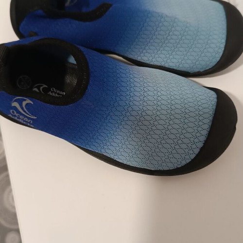 Children's water shoes like new