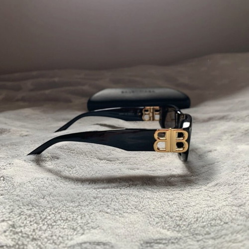 Balenciaga sunglasses like new