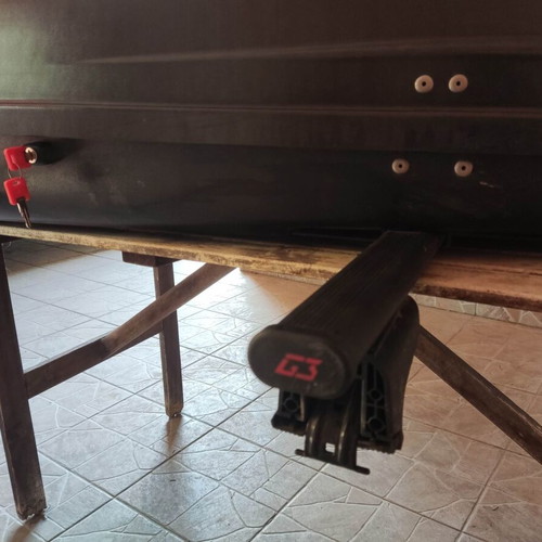 G3 Spark 400 Nero roof box with G3 roof bars