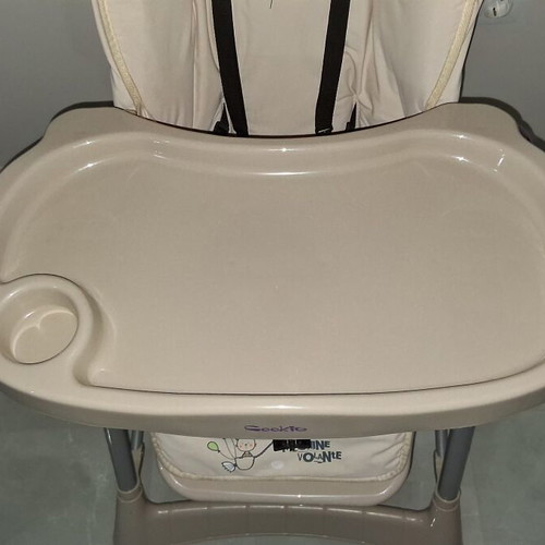 Adjustable Baby High Chair like new with double tray and wheels