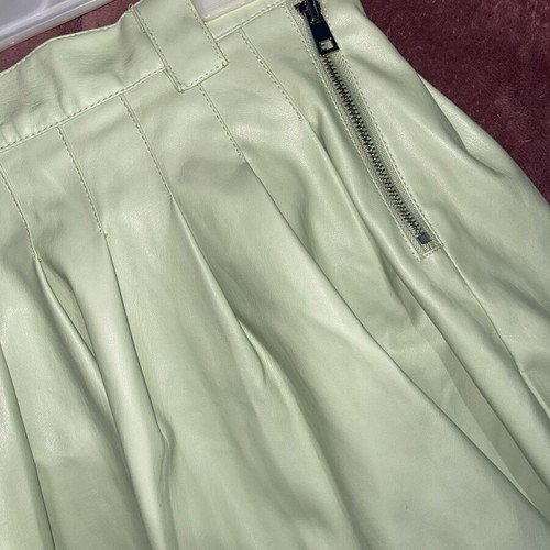 Bershka leather skirt light green like new with zipper, size S