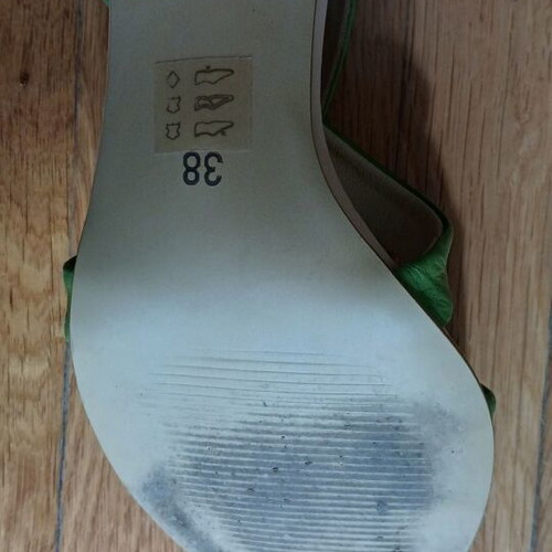 Roberto Venuti green sandals like new, leather with 9 cm heel