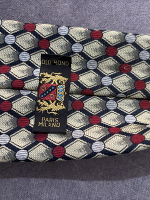 Silk tie like new