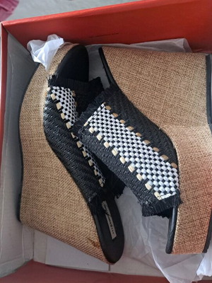 Platform shoes new black with design and woven sole size 38
