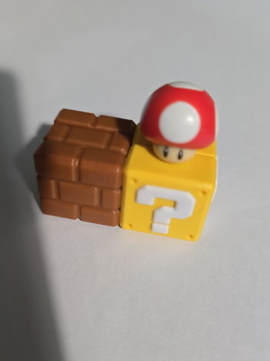 Kinder Joy Mario Box like new