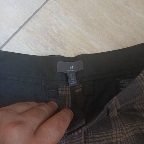 H&M pants like new, size 33, brown checkered