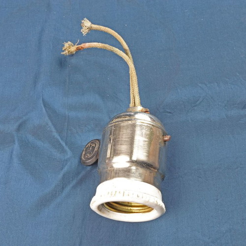 Old type E27 socket with switch new