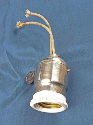 Old type E27 socket with switch new