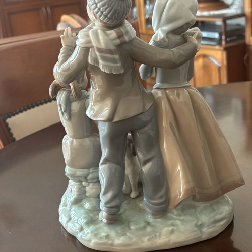 Lladró Christmas Carols Porcelain Figurine like new, vintage 1973