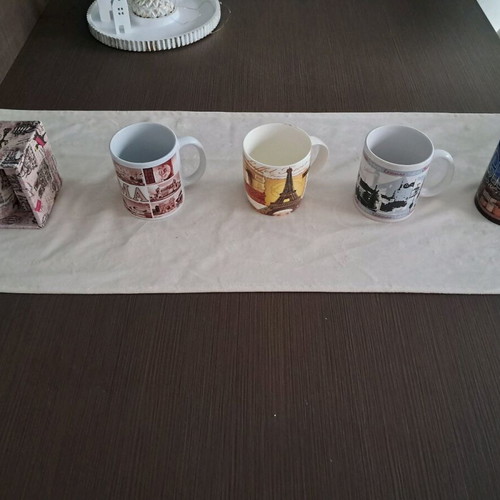 Commemorative Mugs Paris Rome Talin Stockholm set like new with gift magnet
