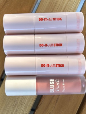 H&M Do It All Stick Rouge and Liquid Blush set like new, 4 pieces