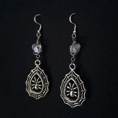 Spider & Moonstone earrings new, silver color