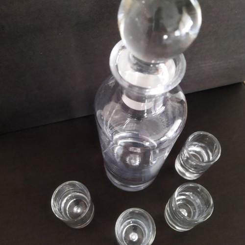 Liqueur bottle set with 4 glasses new, glass