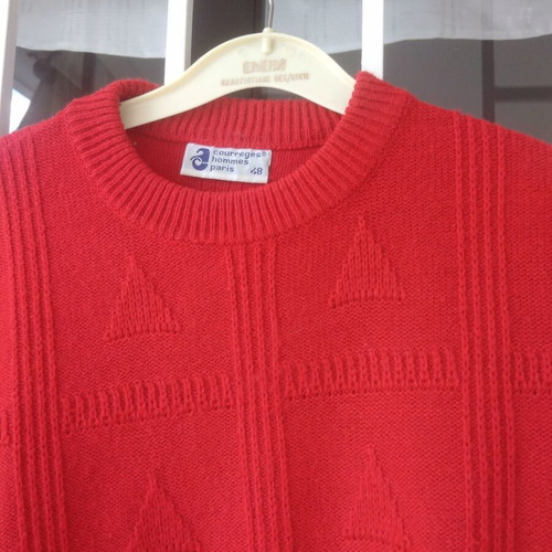 Courezze women's wool sweater size M, L like new, red