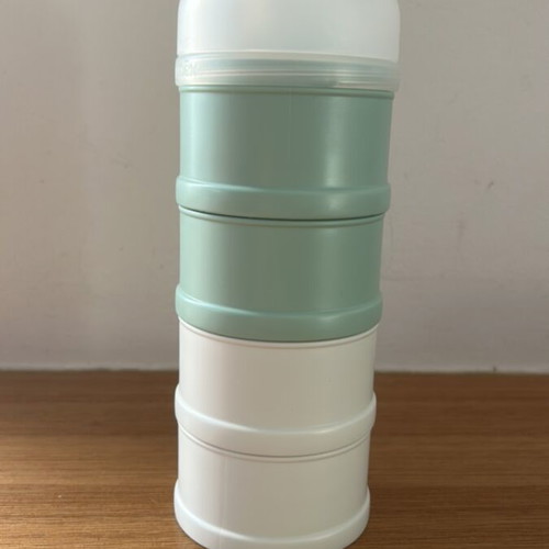 Milk Formula Dosimeter Suavinex like new, 4-compartment green