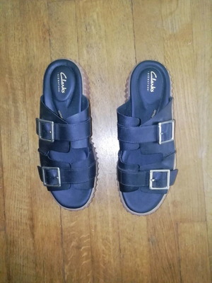 Clarks black leather slippers like new, size 39