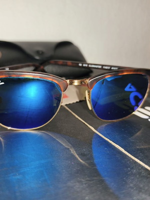 Ray Ban Clubmaster RB3016 sunglasses like new, brown tortoise frame, blue mirror lenses