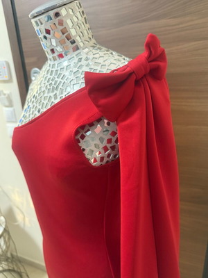 Evening dress used, red with side bow