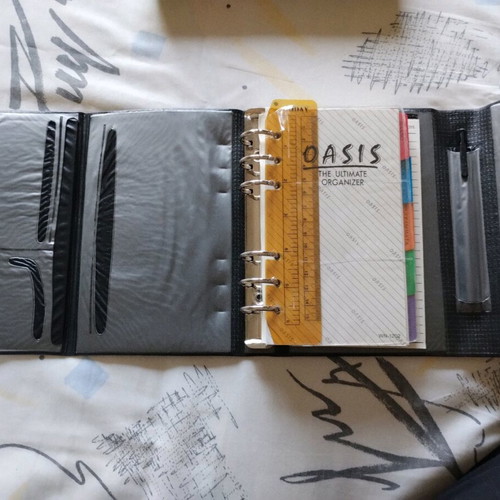 OASIS The Ultimate Organizer personal planner like new