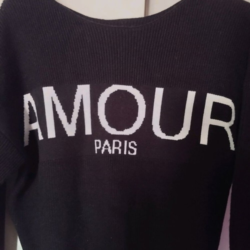 Knitted sweater new, one size, black
