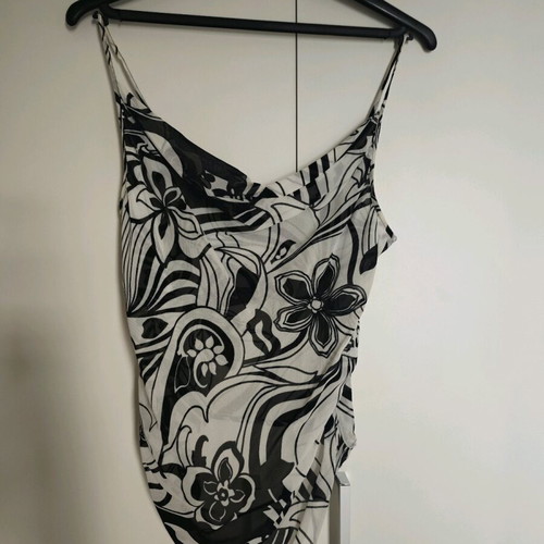 Toi&Moi summer draped top like new, black and white, size S