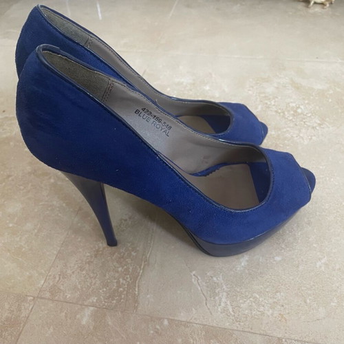 Blue pumps like new, size 39