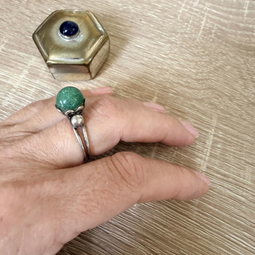 Silver ring with small box used