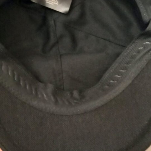 Unisex black flat cap in like new condition, size S