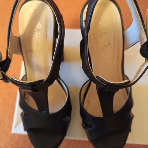 Alta Moda black platform sandals, size 36