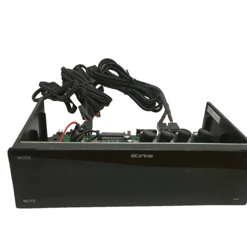Scythe Kaze Master Flat II fan controller used for 5.25'' bay