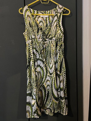 Kontatto dress like new, size M, green and yellow
