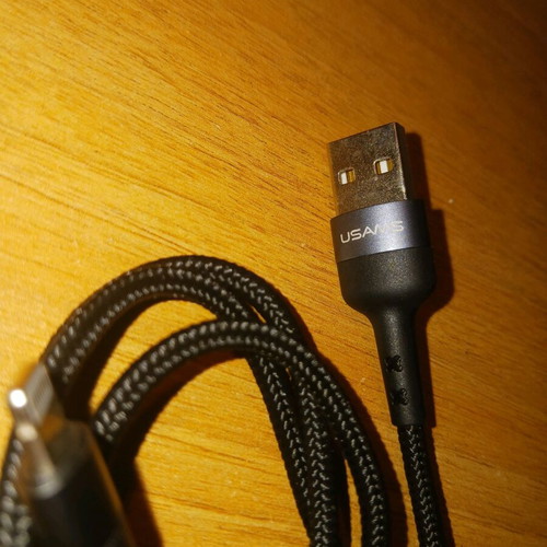 Iphone USAMS Lighting Charger like new