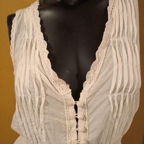 Kai Ya sleeveless blouse M 100% cotton new, white
