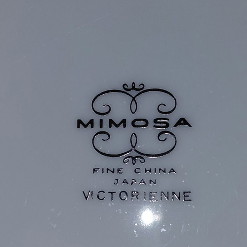 Bavaria Mimosa Porcelain Dinnerware Set like new
