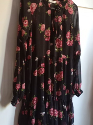 Stradivarius Floral Chiffon Dress like new, multicolor, size L