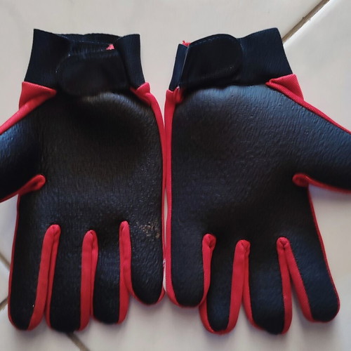 Liveup Sports Kids Goalkeeper Gloves Like New 8-12 Years