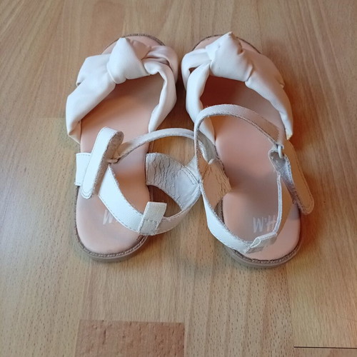H&M Girls' Sandals size 29 like new, white