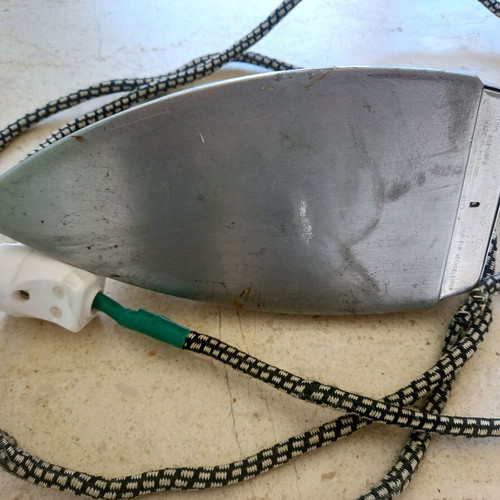 Vintage Ruton iron used, model R02108RU, made in Holland