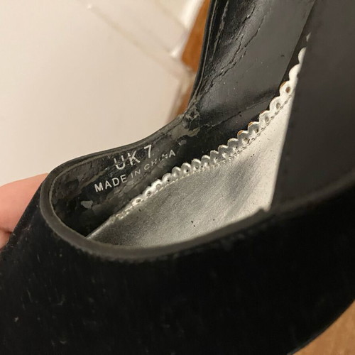 Marks & Spencer low heel pumps like new, size 40.5, black