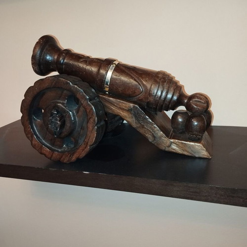Wooden Spanish decorative cannon like new