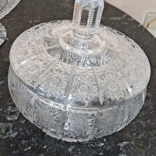 Cut crystal fondue pot from Czechia flawless, excellent quality
