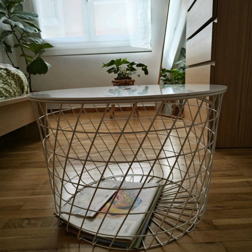 Storage coffee table like new